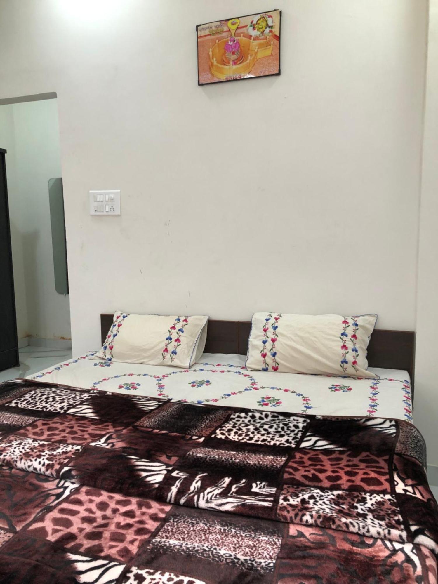 Ramaya Home Stay Váránaszi Kültér fotó