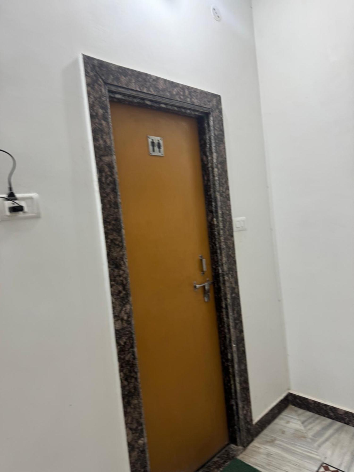 Ramaya Home Stay Váránaszi Kültér fotó